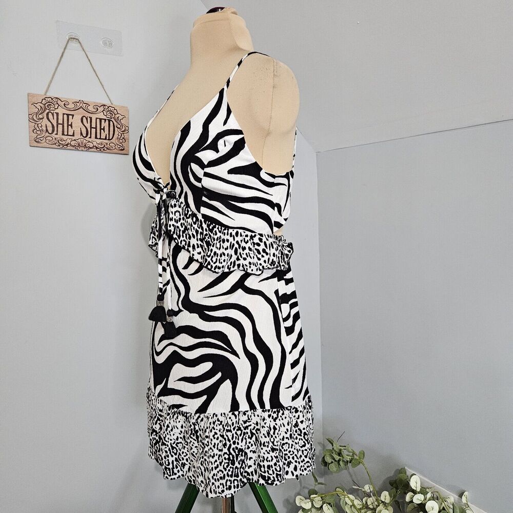 NEW River Island Dress Womens Medium White Black‎ Mini Sleeveless Cutout Back - Picture 4 of 15